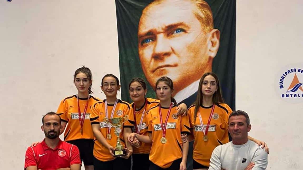 Okul Badminton Takımımız Antalya Şampiyonu Oldu